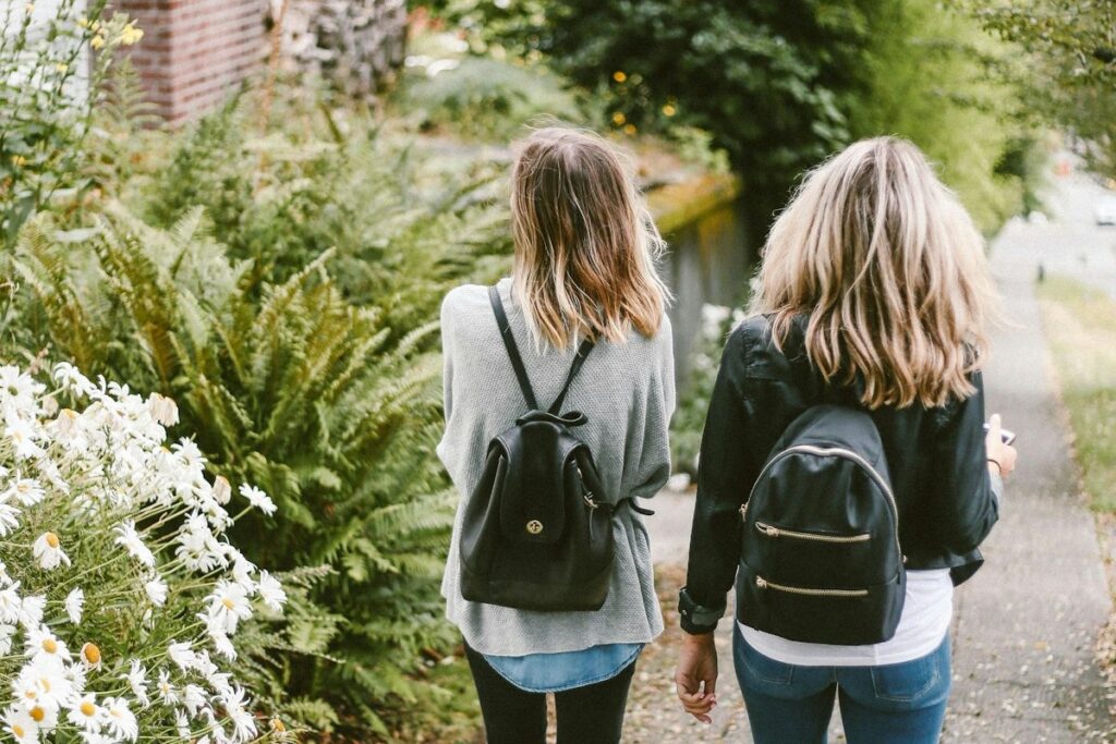 featured1-friends-outing